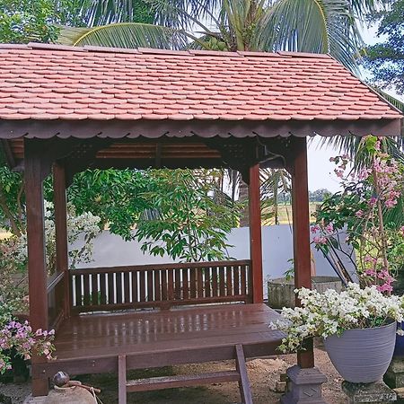 Kurau Inn Farmstay Kuala Kurau Екстер'єр фото