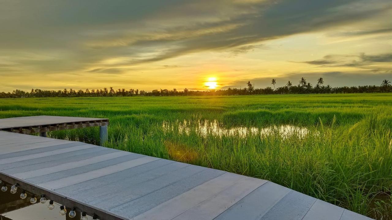 Kurau Inn Farmstay Kuala Kurau Екстер'єр фото