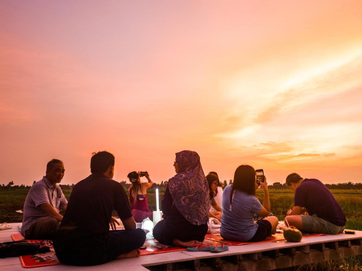 Kurau Inn Farmstay Kuala Kurau Екстер'єр фото