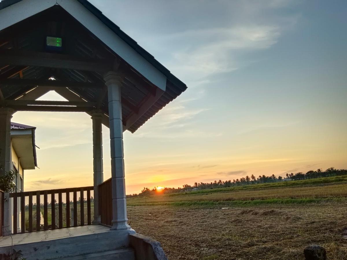 Kurau Inn Farmstay Kuala Kurau Екстер'єр фото
