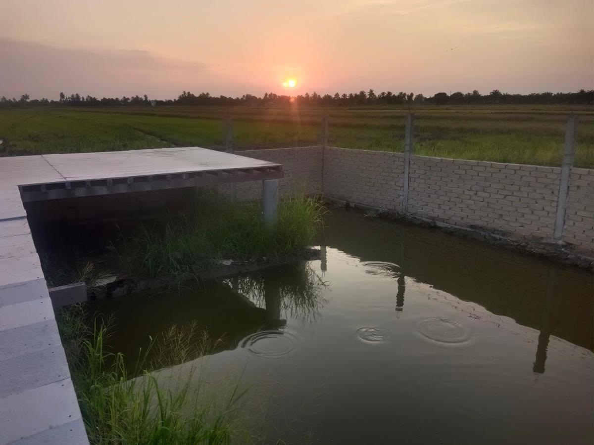 Kurau Inn Farmstay Kuala Kurau Екстер'єр фото